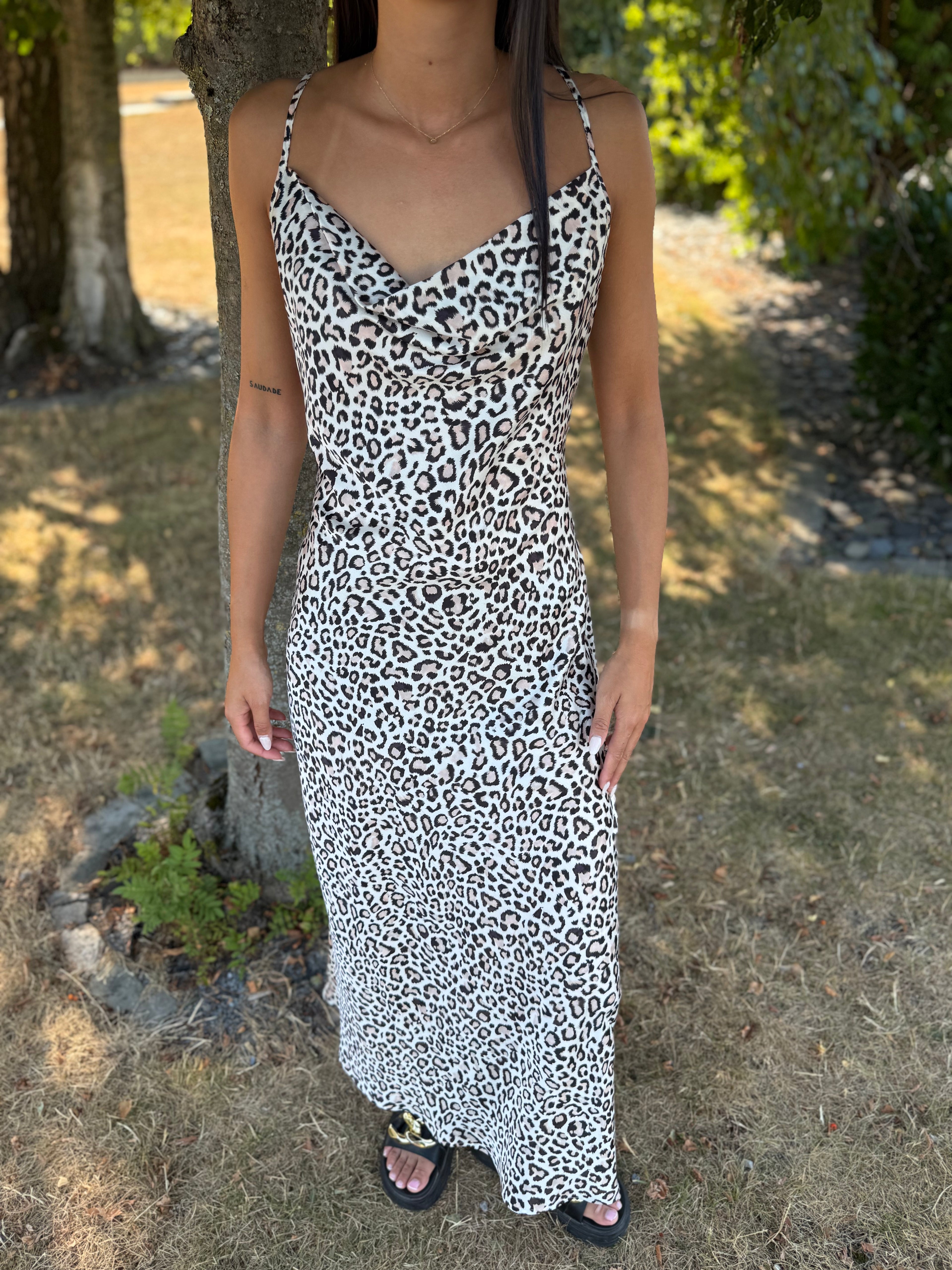 Robe GUESS T.M