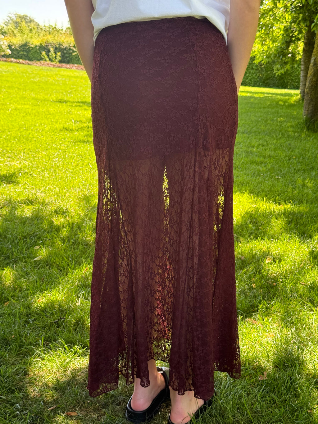 Jupon bordeaux Stradivarius avec étiquette T.XS