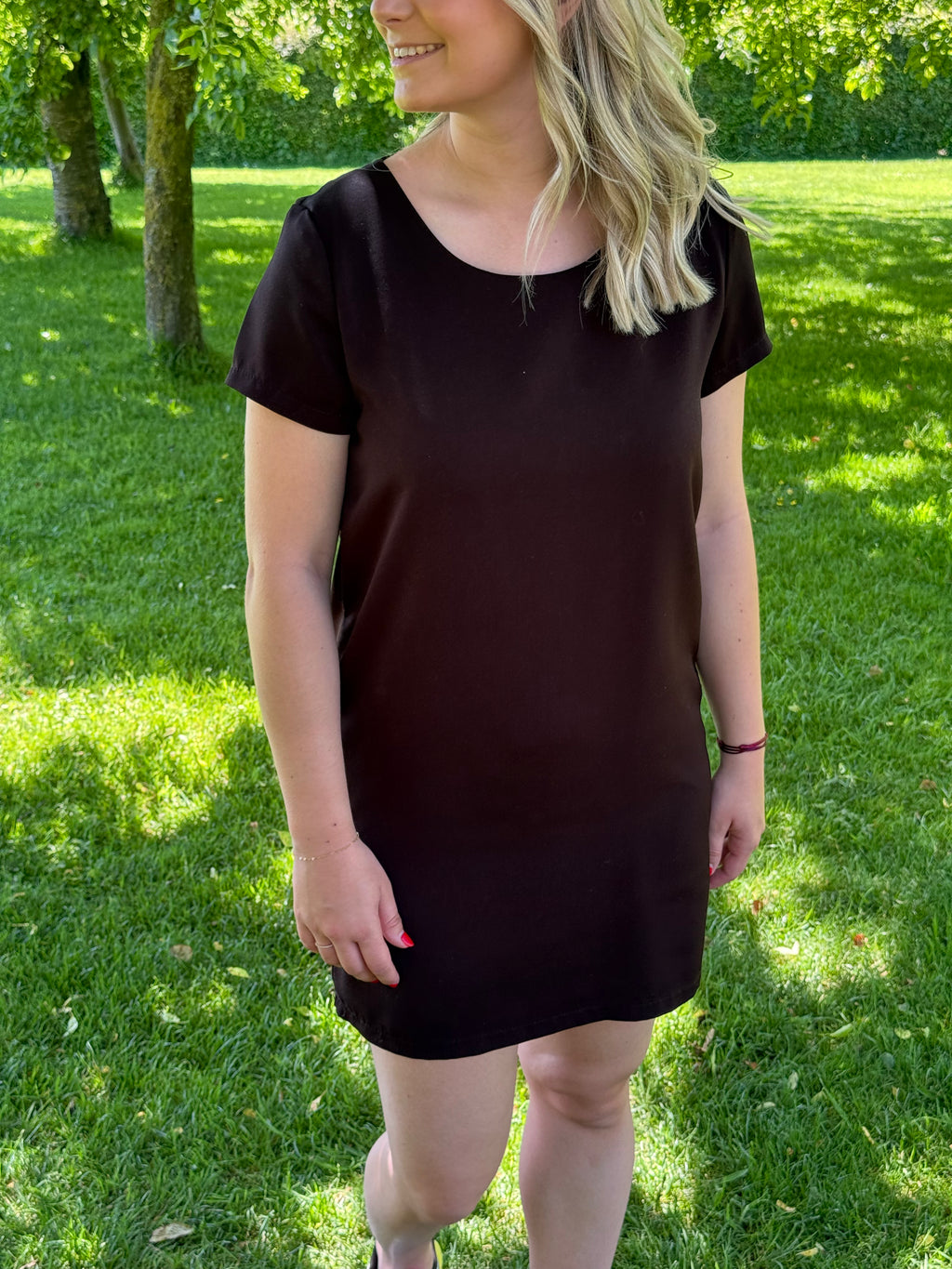 Robe dos dentelle T.M
