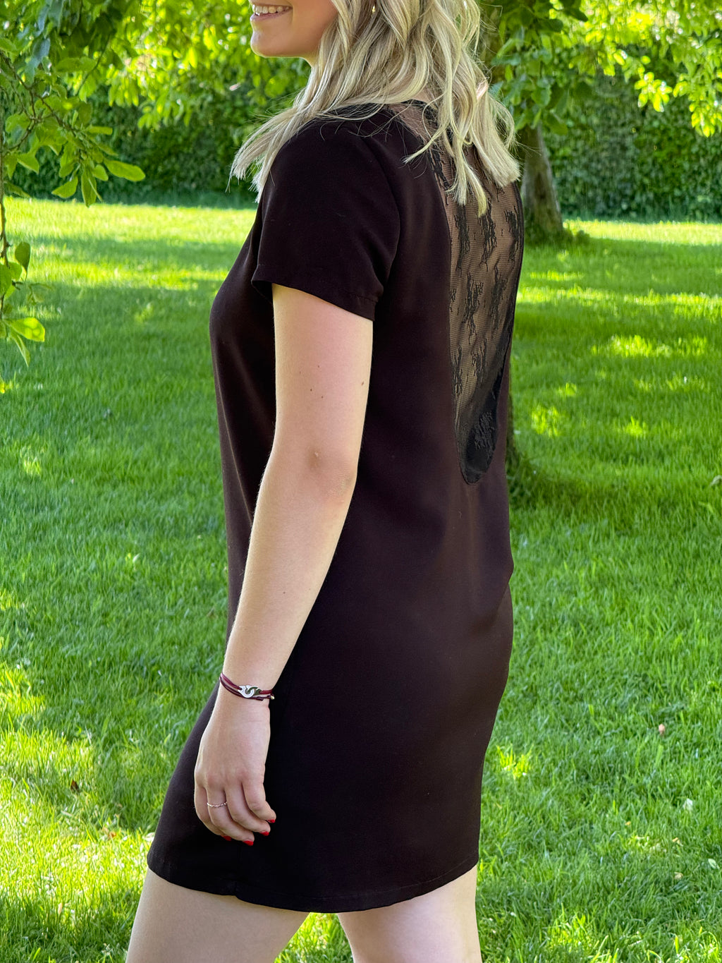 Robe dos dentelle T.M