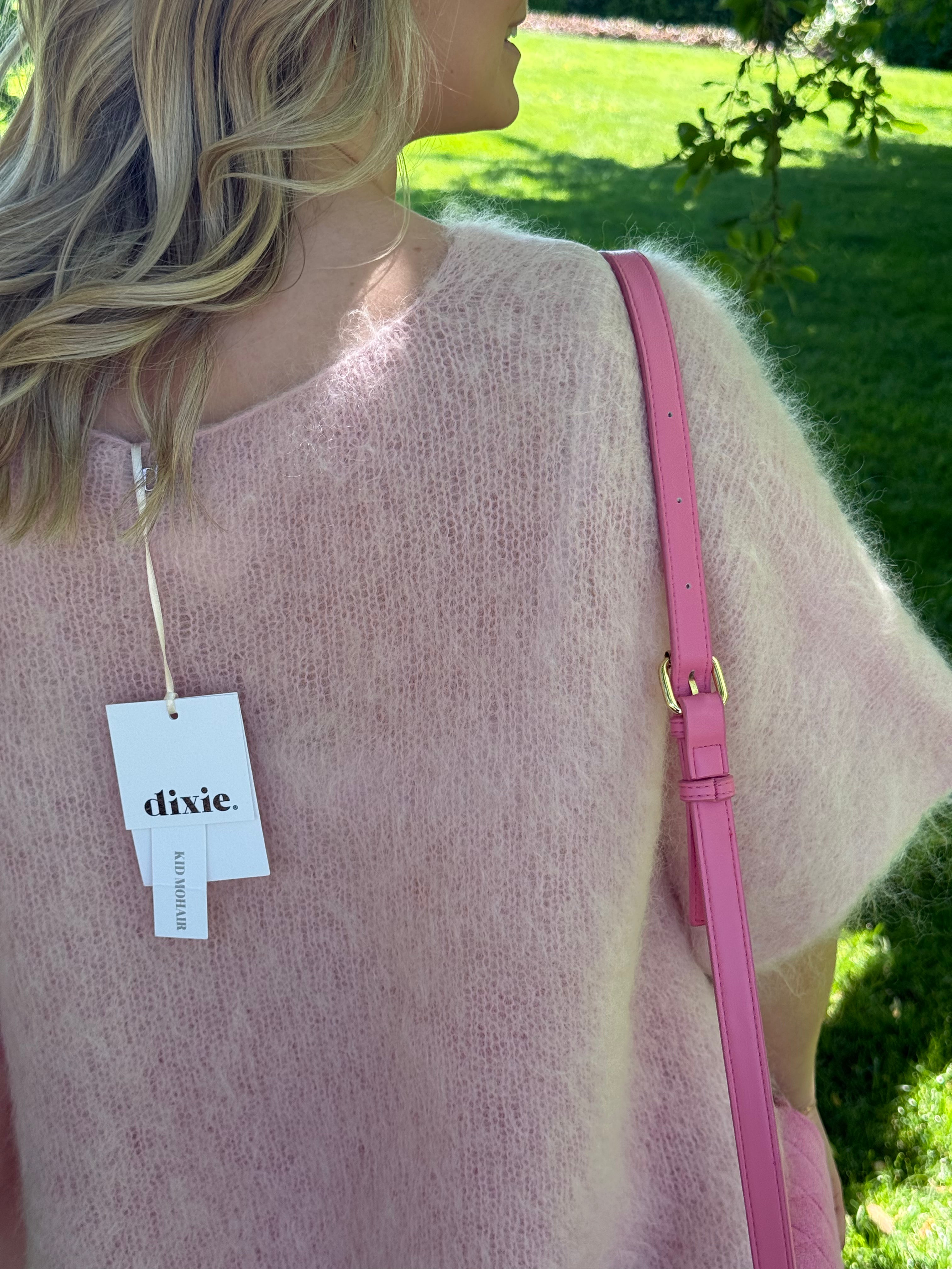 Pull Dixie avec étiquette T.S
